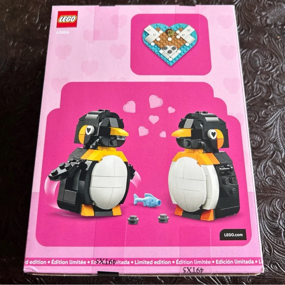 LEGO Penguins in Love Set (40886) BNIB - Picture 2 of 2
